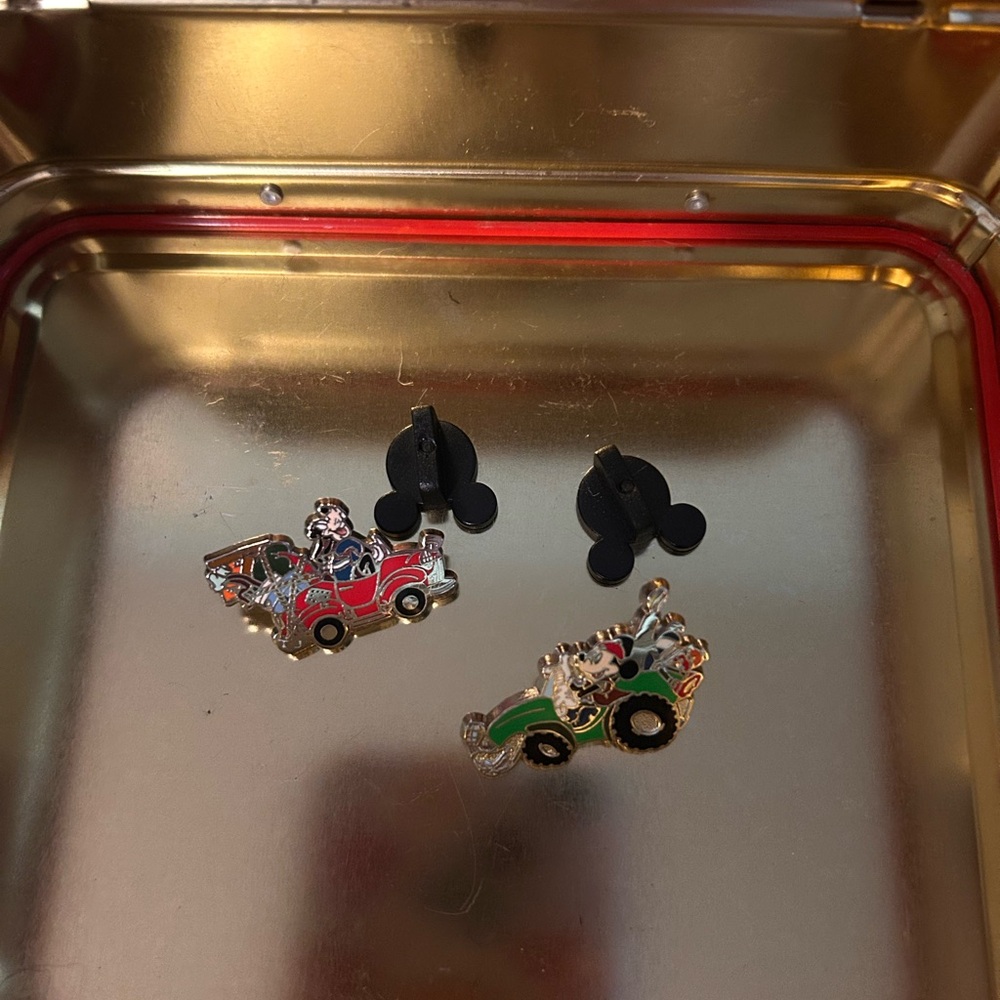 Mickey Mouse & Goofy car Disney Trading Pins